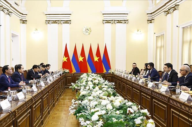 Chủ tịch Quốc hội Trần Thanh Mẫn hội đàm với Chủ tịch Quốc hội Armenia Alen Simonyan. Ảnh: Doãn Tấn – TTXVN