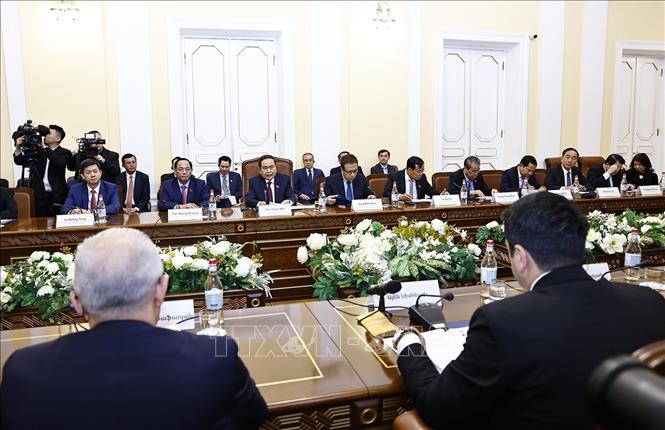 Chủ tịch Quốc hội Trần Thanh Mẫn hội đàm với Chủ tịch Quốc hội Armenia Alen Simonyan. Ảnh: Doãn Tấn – TTXVN