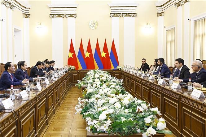 Chủ tịch Quốc hội Trần Thanh Mẫn hội đàm với Chủ tịch Quốc hội Armenia Alen Simonyan. Ảnh: Doãn Tấn – TTXVN