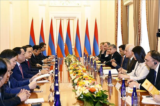 Chủ tịch Quốc hội Trần Thanh Mẫn hội kiến Tổng thống Armenia Vahagn Khachaturyan. Ảnh: Doãn Tấn – TTXVN