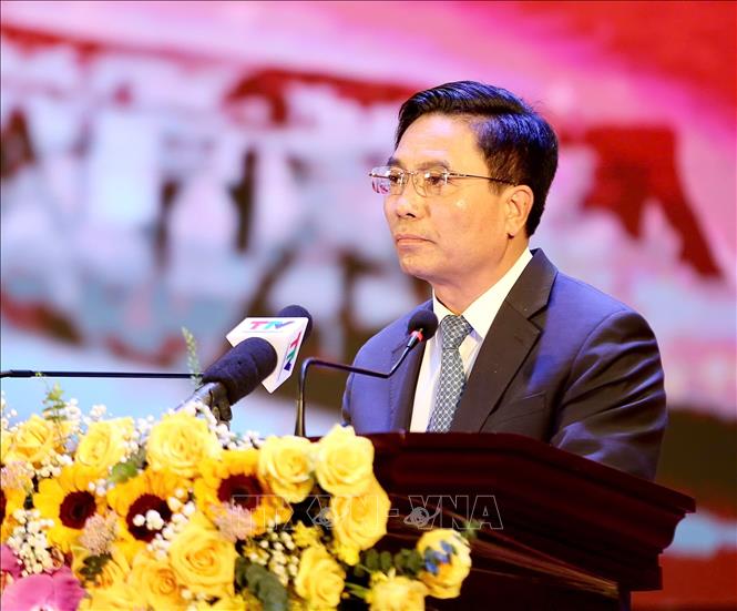 Bí thư Tỉnh ủy Thanh Hóa Nguyễn Doãn Anh ôn lại truyền thống hào hùng 60 năm Hàm Rồng chiến thắng. Ảnh: Hoa Mai - TTXVN