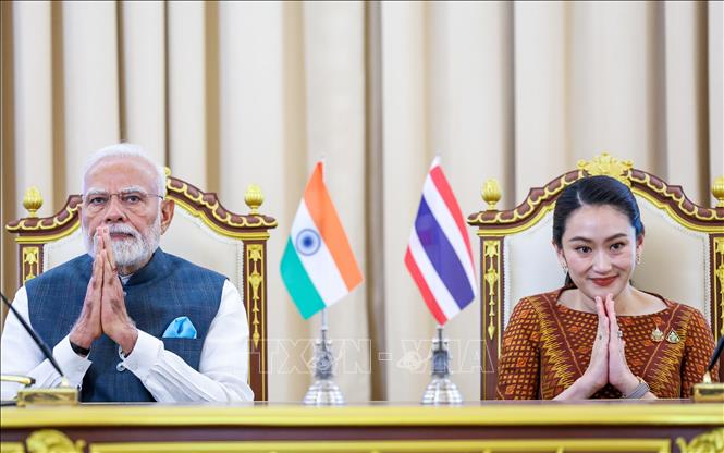 Thủ tướng Thái Lan Paetongtarn Shinawatra và Thủ tướng Ấn Độ Narendra Modi tại cuộc gặp ở thủ đô Bangkok, Thái Lan, ngày 3/4/2025. Ảnh: ANI/TTXVN