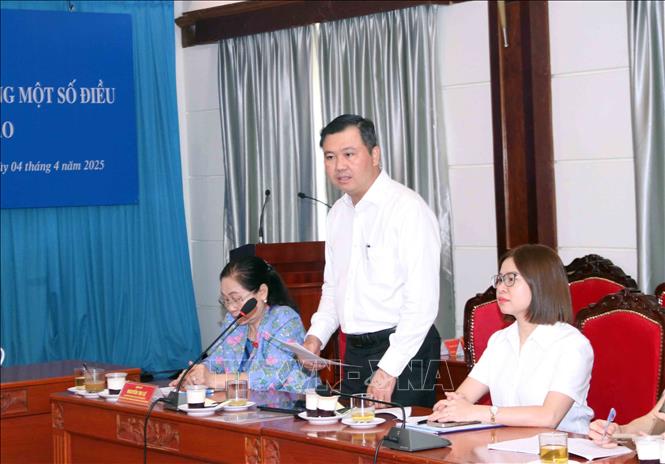 Ông Trần Thanh Vương, Trưởng phòng Văn hóa Giáo dục, Sở Văn hóa và Thể thao Thành phố Hồ Chí Minh góp ý Dự thảo Luật. Ảnh: Xuân Khu-TTXVN
