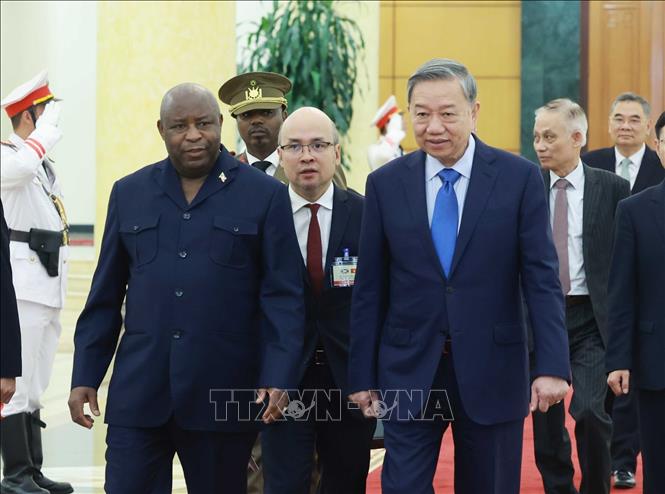 Party General Secretary To Lam receives President of Burundi Évariste Ndayishimiye. VNA Photo: Thống Nhất 