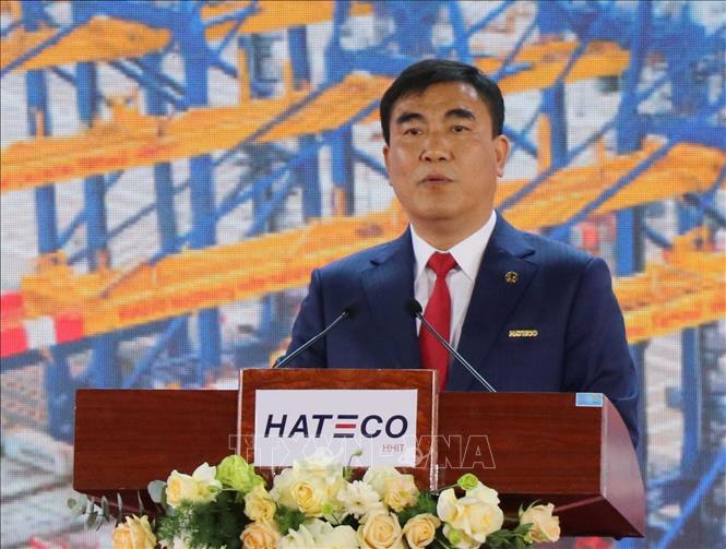 Ông Trần Văn Kỳ, Chủ tịch Hội đồng quản trị Tập đoàn Hateco phát biểu đưa dự án Bến cảng số 5, số 6 Khu bến cảng Lạch Huyện (Hải Phòng) vào khai thác. Ảnh: Hoàng Ngọc - TTXVN