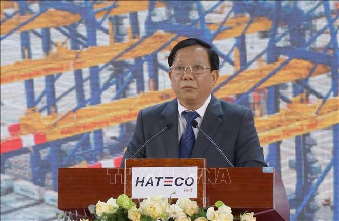 Ông Nguyễn Đức Thọ, Phó Chủ tịch UBND thành phố Hải Phòng phát biểu đưa dự án Bến cảng số 5, số 6 Khu bến cảng Lạch Huyện (Hải Phòng)  vào khai thác. Ảnh: Hoàng Ngọc - TTXVN
