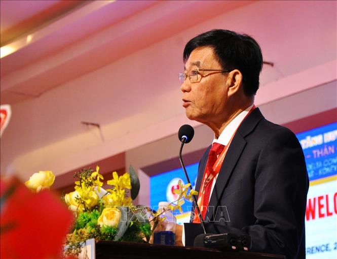 Bác sĩ chuyên khoa II Lại Văn Nông, Giám đốc Bệnh viện Trường Đại học Y dược Cần Thơ phát biểu tại Hội nghị. Ảnh: Ánh Tuyết - TTXVN