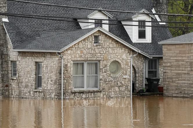 Ngập lụt ở Hopkinsville, bang Kentucky (Mỹ) ngày 4/4/2025. Ảnh: Courier Journal/TTXVN