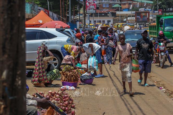 Người dân tại Bukavu, tỉnh Nam Kivu, CHDC Congo. Ảnh: THX/TTXVN