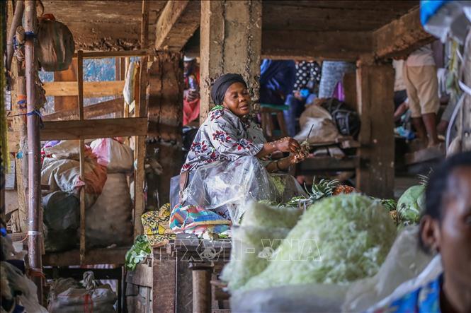 Người dân tại Bukavu, tỉnh Nam Kivu, CHDC Congo. Ảnh: THX/TTXVN