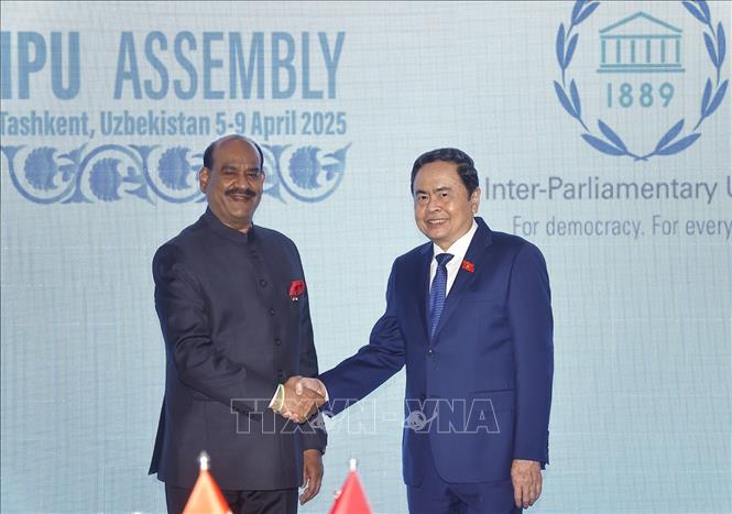 Chủ tịch Quốc hội Trần Thanh Mẫn gặp Chủ tịch Hạ viện Ấn Độ Om Birla. Ảnh: Doãn Tấn - TTXVN