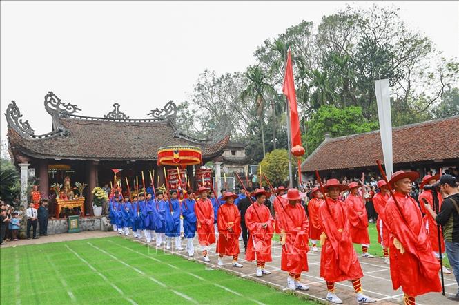 Thực hiện các nghi lễ tại Lễ hội Quán Giá làng Yên Sở. Ảnh: Khánh Hoà - TTXVN