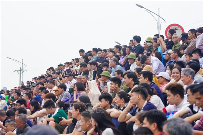 Lễ hội Quán Giá thu hút rất đông người dân địa phương và du khách. Ảnh: Khánh Hoà - TTXVN