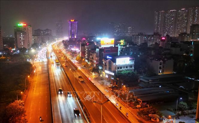 Đường Vành đai 3 trên cao và phía dưới đoạn hướng cầu Thanh Trì thông thoáng cả 2 chiều (ảnh chụp lúc 20 giờ 15 phút). Ảnh: Tuấn Anh - TTXVN 