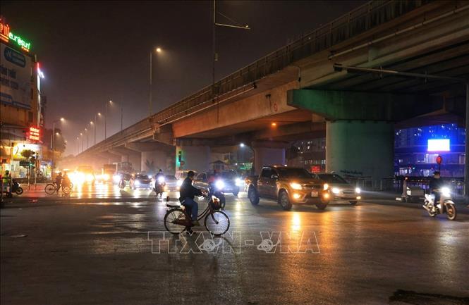 Ngã tư Giải Phóng - Pháp Vân thông thoáng (ảnh chụp lúc 20 giờ 30 phút). Ảnh: Tuấn Anh - TTXVN 
