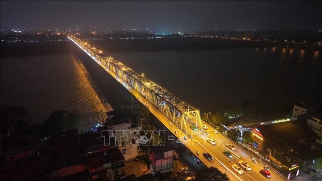 Cầu Chương Dương thông thoáng, các phương tiện di chuyển bình thường. Ảnh: Hoàng Hiếu - TTXVN