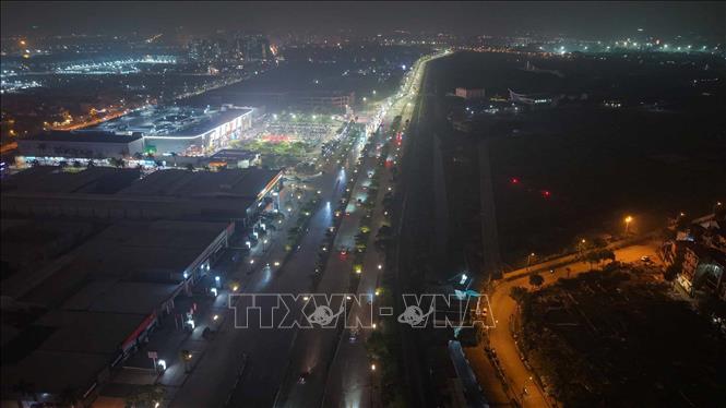 Giao thông trên Quốc lộ 5 thông thoáng (ảnh chụp lúc 20h30'). Ảnh: Hoàng Hiếu - TTXVN