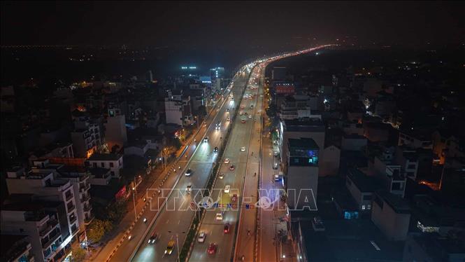 Đường lên cầu Vĩnh Tuy thông thoáng (ảnh chụp lúc 20h50'). Ảnh: Hoàng Hiếu - TTXVN