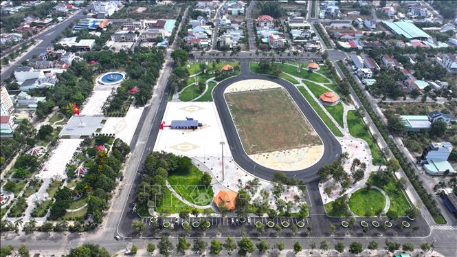 Toàn cảnh công viên Xuân Hồng nhìn từ trên cao. Ảnh: Minh Phú – TTXVN