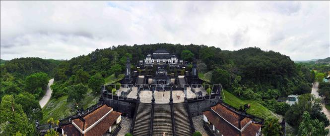 Lăng Khải Định là một trong những công trình nghệ thuật và kiến trúc có giá trị làm phong phú, đa dạng hóa quần thể lăng mộ hoàng gia ở Huế. Ảnh: Vũ Sinh - TTXVN