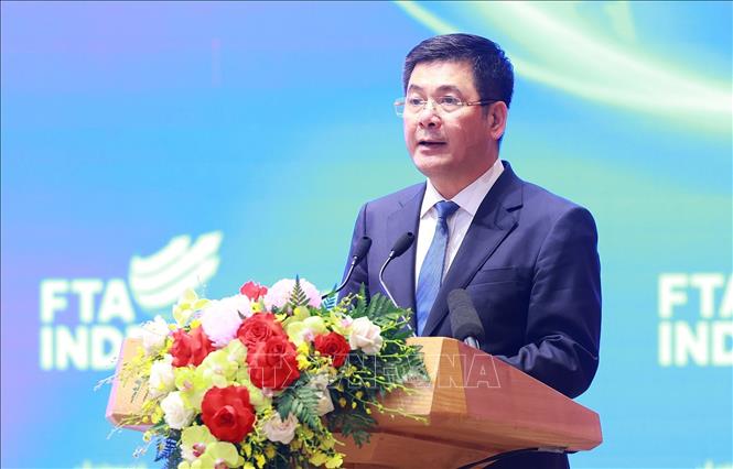 Bộ trưởng Bộ Công Thương Nguyễn Hồng Diên phát biểu. Ảnh: Dương Giang-TTXVN 
