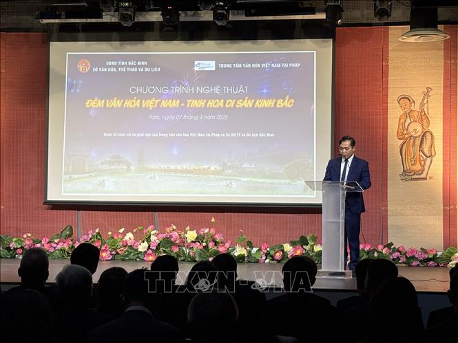 Ông Trịnh Hữu Hùng, Giám đốc Sở Văn hóa, Thể thao và Du lịch Bắc Ninh, phát biểu khai mạc 