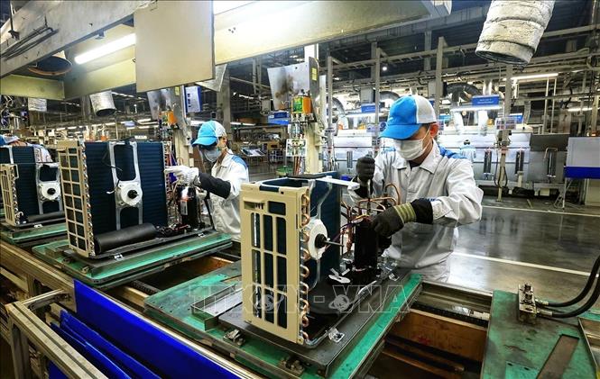 Processing-manufacturing remains a growth driver of the whole economy as the activities rose 9.28% to contribute 2.33 percentage points to the overall growth. VNA Photo: Tuấn Anh 