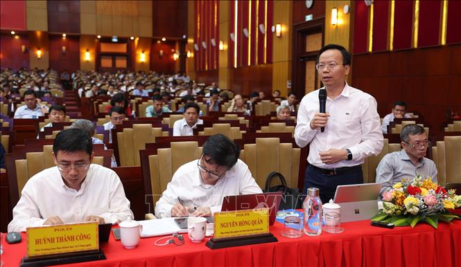 Đại biểu đến từ Đại học Quốc gia Thành phố Hồ Chí Minh tham gia thảo luận. Ảnh: Thanh Tân - TTXVN
