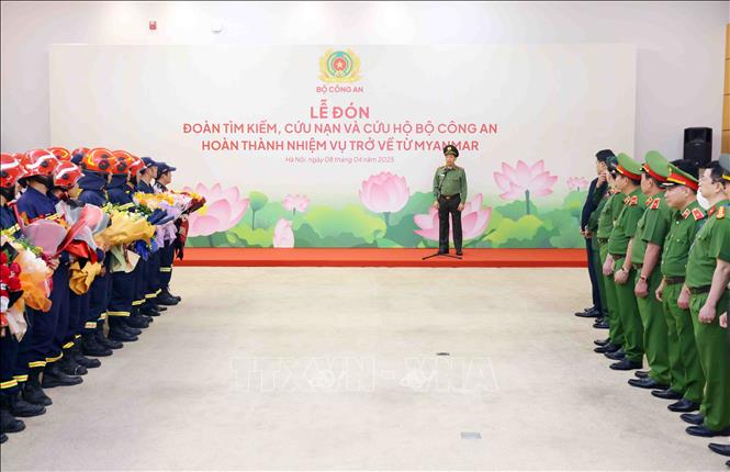 Quang cảnh lễ đón. Ảnh: Phạm Kiên - TTXVN