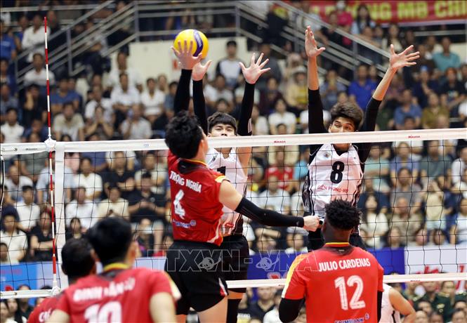 Pha tấn công của đội Công an TP Hồ Chí Minh. Ảnh: Tạ Toàn - TTXVN