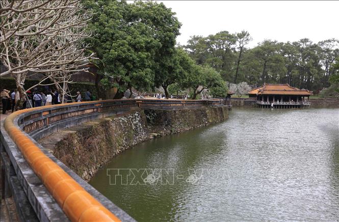 Lăng Tự Đức (Khiêm Lăng) được xây dựng nằm bên phải đồi Cảnh Vọng thuộc thôn Thủy Ba, phường Thủy Xuân, thành phố Huế. Lăng Tự Đức là công trình kiến trúc đẹp nhất thời nhà Nguyễn, nơi đây là chốn yên nghỉ của vua Tự Đức - vị vua tại vị lâu nhất trong số 13 đời vua triều Nguyễn. Ảnh: Phạm Hậu – TTXVN