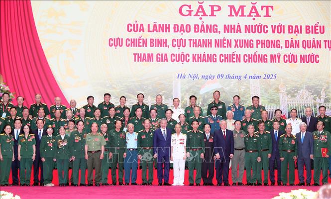 Tổng Bí thư Tô Lâm với các đại biểu. Ảnh: Trọng Đức - TTXVN