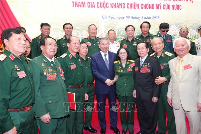 Tổng Bí thư Tô Lâm với các đại biểu. Ảnh: Trọng Đức - TTXVN