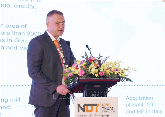 NDT General Director Karol Sieradzki speaks at the launching ceremony. VNA Photo: Nguyễn Thành