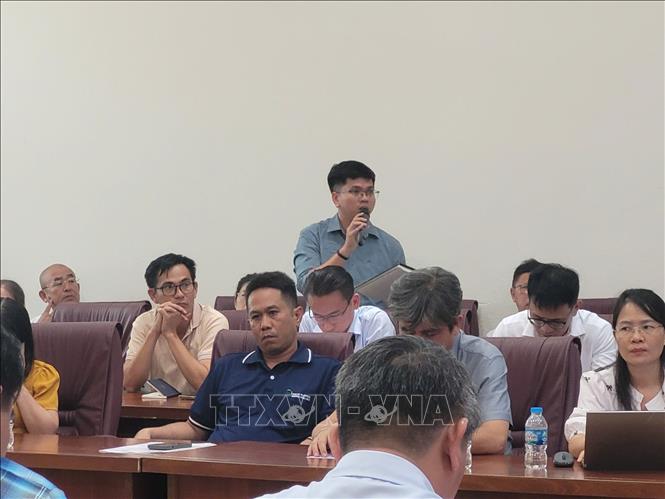 Đại diện nhà đầu tư thứ cấp trong khu công nghiệp phát biểu tại hội nghị. Ảnh: Hoàng Nhị - TTXVN