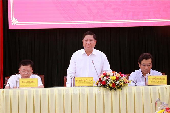 Chủ tịch UBND tỉnh Ninh Thuận Trần Quốc Nam phát biểu tại hội nghị. Ảnh: Công Thử - TTXVN