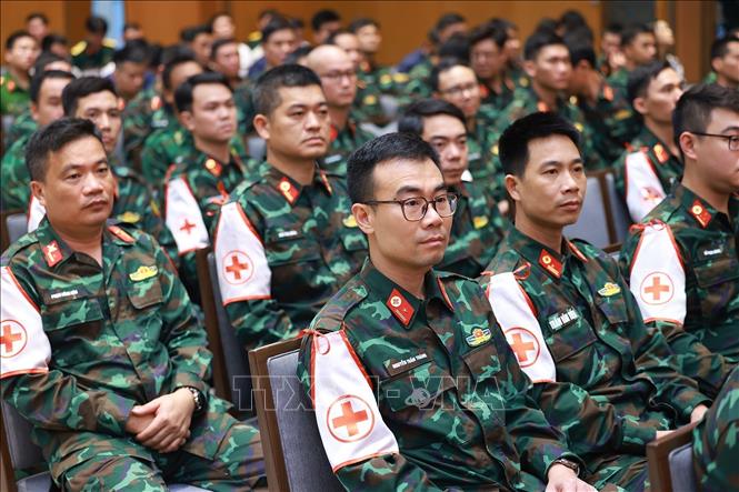 Lực lượng Quân đội nhân dân Việt Nam tham gia hỗ trợ Myanmar khắc phục hậu quả động đất. Ảnh: Dương Giang-TTXVN 