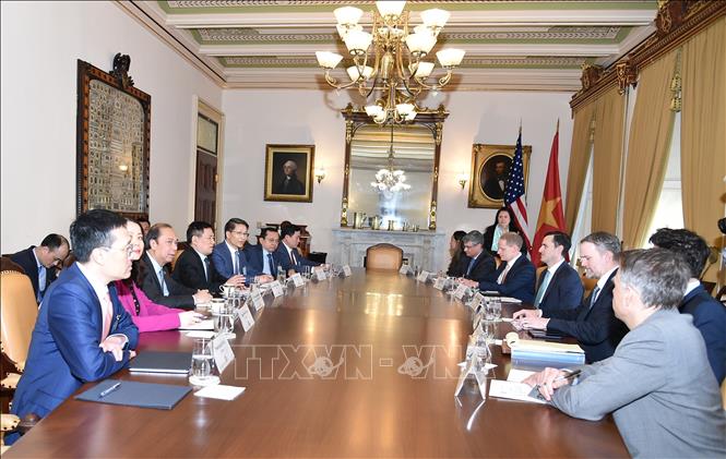Deputy PM Ho Duc Phoc meets with US Trade Representative Jamieson Greer. VNA/Photo by courtesy