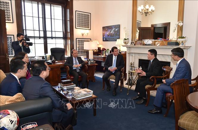Deputy PM Ho Duc Phoc meets with US Senator Bill Hagerty. VNA/Photo by courtesy