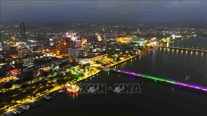 Khu dân cư nằm bên bờ Nam sông Hương thuộc quận Thuận Hoá, thành phố Huế. Ảnh: Vũ Sinh - TTXVN