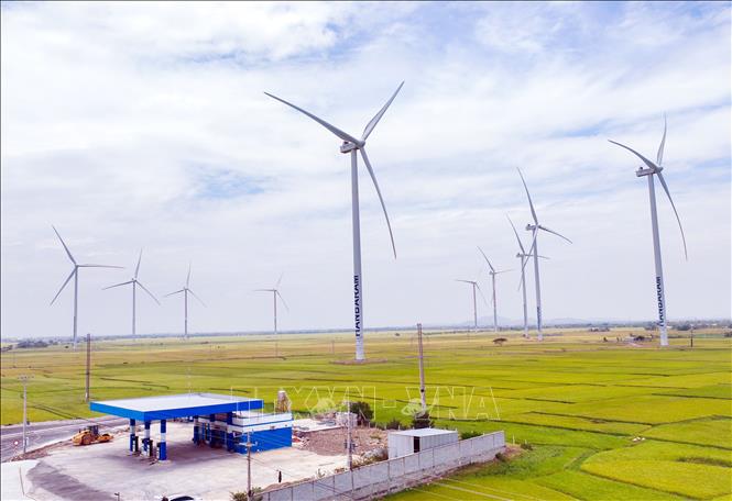 Nhiều dự án lớn về phát triển năng lượng tái tạo được đầu tư, góp phần huyện Thuận Bắc phát triển mạnh mẽ. Ảnh: Công Thử - TTXVN