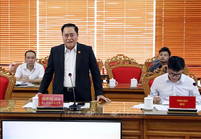 Chủ tịch UBND tỉnh Lạng Sơn Hồ Tiến Thiệu phát biểu tại buổi làm việc. Ảnh: Văn Đạt - TTXVN