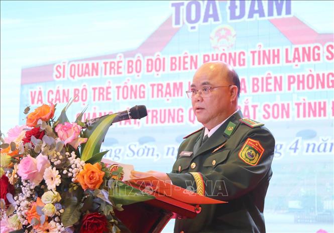 Đại tá Lương Mạnh Vông, Phó Chính ủy Bộ đội biên phòng Lạng Sơn, phát biểu tại tọa đàm
Ảnh: Quang Duy – TTXVN