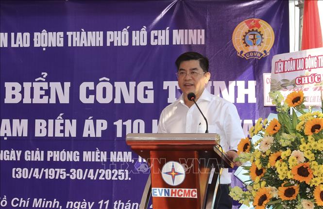 Ông Bùi Hải Thành, Phó Tổng Giám đốc Tổng công ty Điện lực TP. Hồ Chí Minh phát biểu tại lễ gắn biển Công trình “Cải tạo Trạm biến áp 110kV Hỏa Xa”. Ảnh: Thanh Vũ-TTXVN