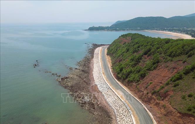 Bãi biển Cửa Hiền, nơi duy nhất trên địa tỉnh Nghệ An không có gió Lào bỏng rát, khí hậu luôn trong lành, mát dịu bởi có hơi nước, gió biển. Ảnh: TTXVN phát
