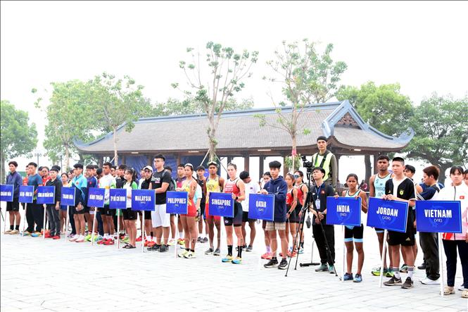 Các vận động viên của 8 đoàn Quốc tế và 13 đoàn trong nước tham gia giải. Ảnh: Đại Nghĩa - TTXVN