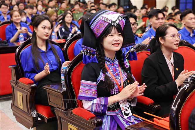 Các đại biểu Đoàn Thanh niên Cộng sản Trung Quốc tham dự buổi lễ. Ảnh: Minh Đức – TTXVN