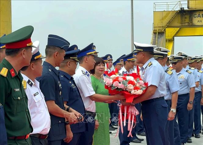 Lễ đón sĩ quan, thủy thủ tàu BRP Gabriela Silang của Lực lượng Bảo vệ bờ biển Philippines đến thăm thành phố Đà Nẵng. Ảnh: Trần Lê Lâm – TTXVN
