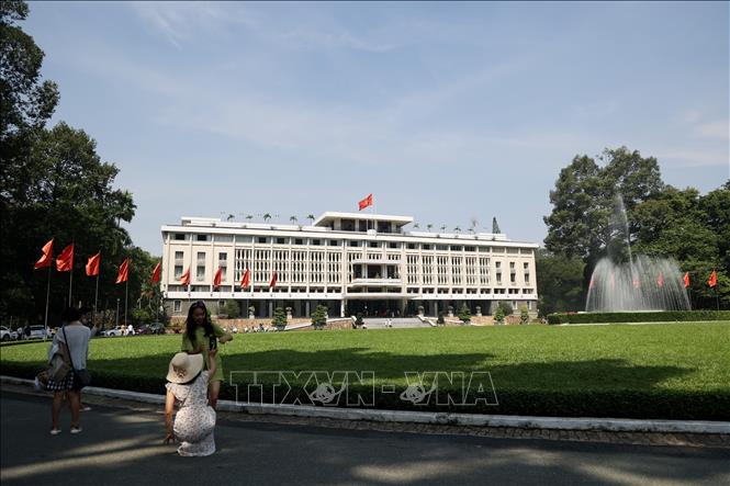 Dinh Độc Lập là điểm tham quan nổi tiếng của của du khách khi đến Thành phố Hồ Chí Minh. Ảnh: Hồng Đạt - TTXVN
