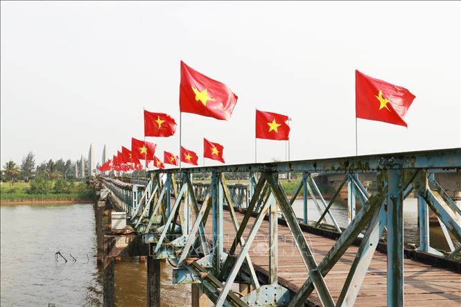 Cầu Hiền Lương–sông Bến Hải thuộc Di tích quốc gia đặc biệt Đôi bờ Hiền Lương – Bến Hải, tỉnh Quảng Trị. Ảnh: Nguyên Lý - TTXVN